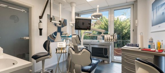 15-salle Bâtiment à Dusseldorf, Germany No. 324011 16