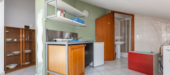 2 rooms Apartment in Turin, Italy No. 290491 2