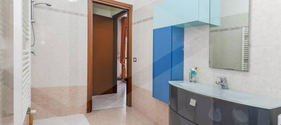 3 rooms Apartment in Milan, Italy No. 241880 42