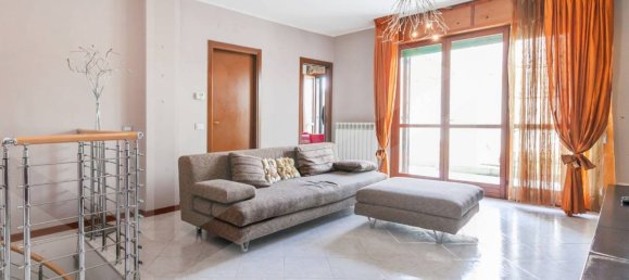 3 rooms Apartment in Milan, Italy No. 241880 8