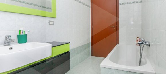 3 rooms Apartment in Milan, Italy No. 241880 36