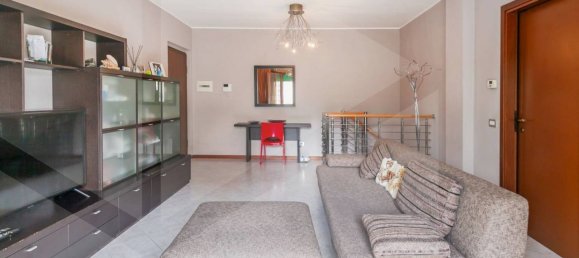 3 rooms Apartment in Milan, Italy No. 241880 3