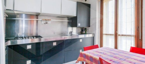 3 rooms Apartment in Milan, Italy No. 241880 10