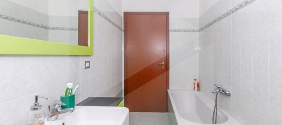 3 rooms Apartment in Milan, Italy No. 241880 37