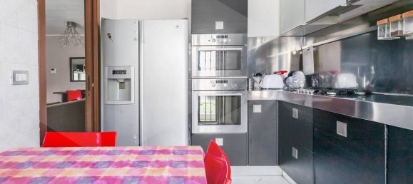 3 rooms Apartment in Milan, Italy No. 241880 11