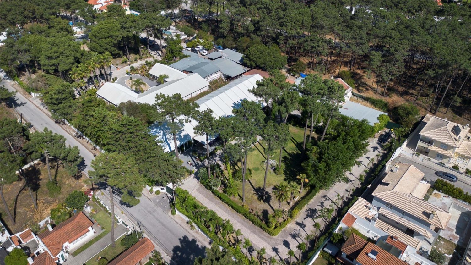  Land in Almada, Portugal No. 204654