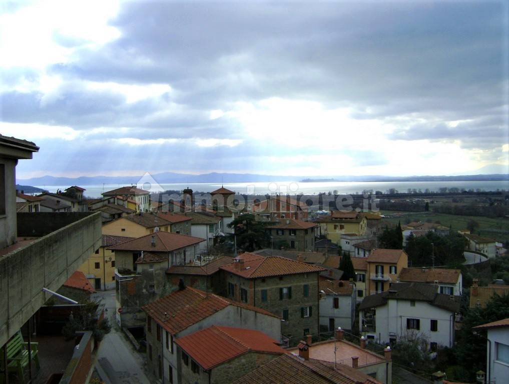 2 bedrooms Penthouse in Tuoro sul Trasimeno, Italy No. 353563