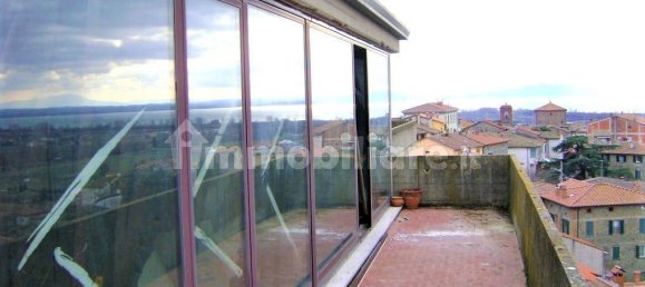 2 bedrooms Penthouse in Tuoro sul Trasimeno, Italy No. 353563 2