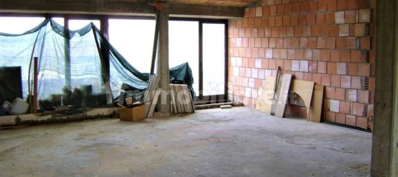 2 bedrooms Penthouse in Tuoro sul Trasimeno, Italy No. 353563 5