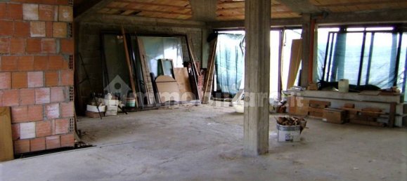 2 bedrooms Penthouse in Tuoro sul Trasimeno, Italy No. 353563 4