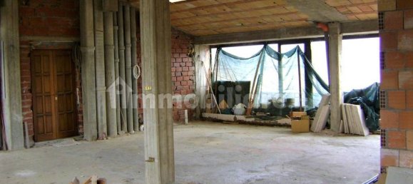 2 bedrooms Penthouse in Tuoro sul Trasimeno, Italy No. 353563 6