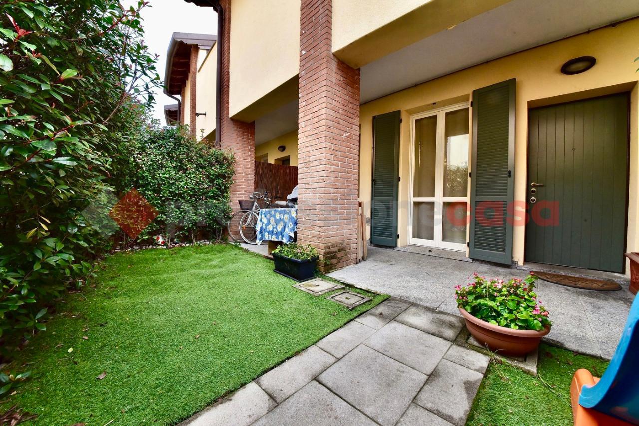 3-salle Villa à Meda, Italy No. 38739