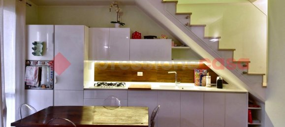 3-salle Villa à Meda, Italy No. 38739 6