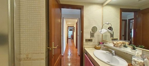 4 bedrooms Apartment in Cordoba, Spain No. 141561 5