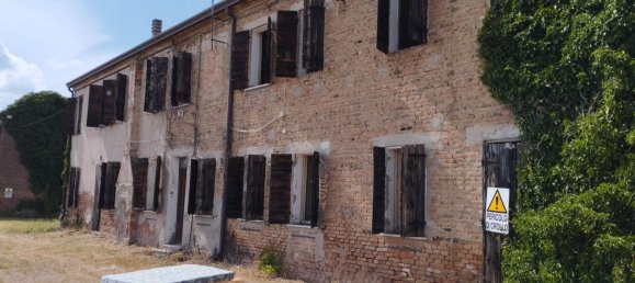 18 rooms House in Piacenza d'Adige, Italy No. 198894 9