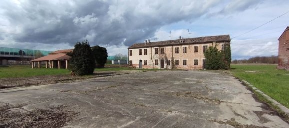 18 rooms House in Piacenza d'Adige, Italy No. 198894 2