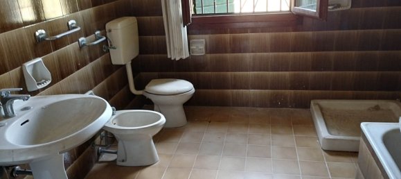 18 rooms House in Piacenza d'Adige, Italy No. 198894 39