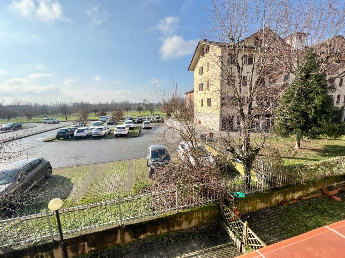 Квартира с 2 комнатами в Реджо Эмилия, Италия № 7356