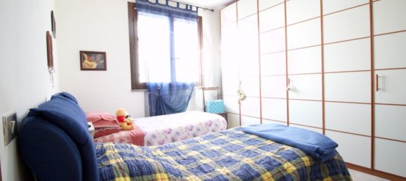 Квартира с 2 комнатами в Реджо Эмилия, Италия № 7356 4