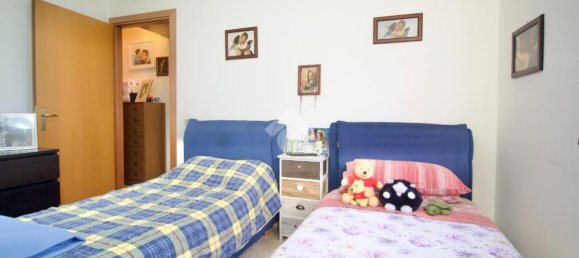 Квартира с 2 комнатами в Реджо Эмилия, Италия № 7356 5