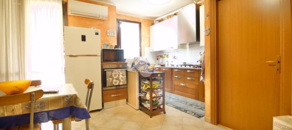 Квартира с 2 комнатами в Реджо Эмилия, Италия № 7356 30