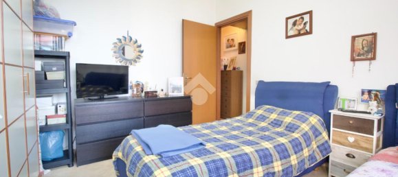 Квартира с 2 комнатами в Реджо Эмилия, Италия № 7356 6