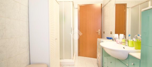 Квартира с 2 комнатами в Реджо Эмилия, Италия № 7356 28