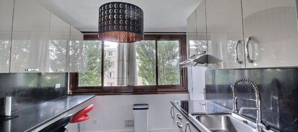 1 bedroom Apartment in Fontenay-le-Fleury, France No. 189056 4