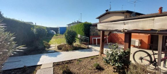 3 rooms House in Corzano, Italy No. 65934 2