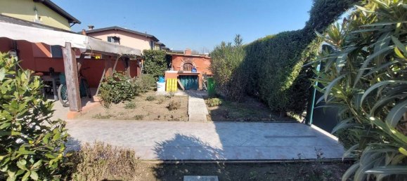 3 rooms House in Corzano, Italy No. 65934 8