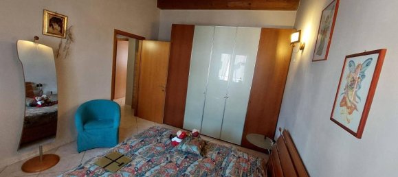 3 rooms House in Corzano, Italy No. 65934 12