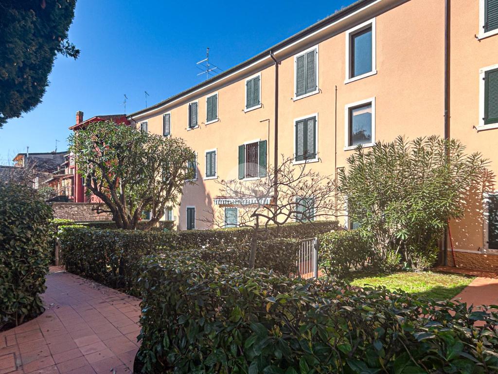 Квартира с 1 спальней в Бардолино, Италия № 282202