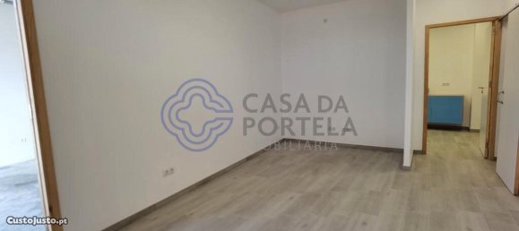 Propriété commerciale à Rio Tinto, Portugal 137m² No. 60312 6