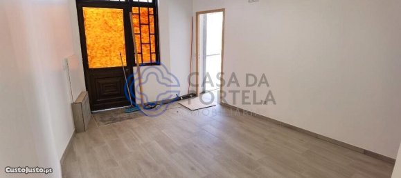 Propriété commerciale à Rio Tinto, Portugal 137m² No. 60312 4