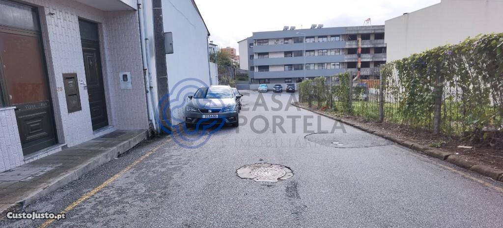 Propriété commerciale à Rio Tinto, Portugal 137m² No. 60312