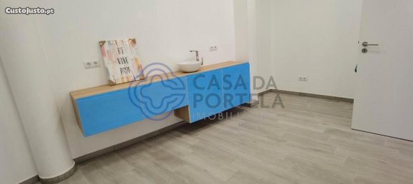 Propriété commerciale à Rio Tinto, Portugal 137m² No. 60312 9