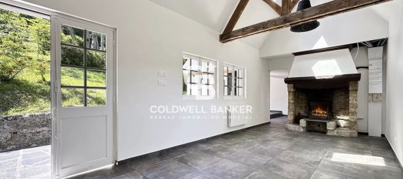 3 bedrooms House in Calvados, France No. 359386 2