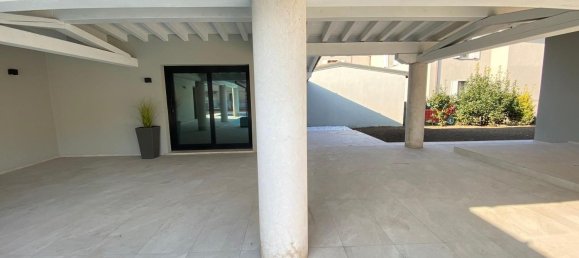 4غرفة فيلا في Castel Mella, Italy رقم 43764 69