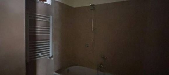 3 rooms Apartment in Marcianise, Italy No. 7582 8