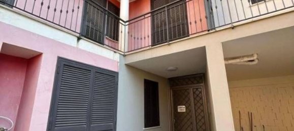 3 rooms Apartment in Marcianise, Italy No. 7582 4