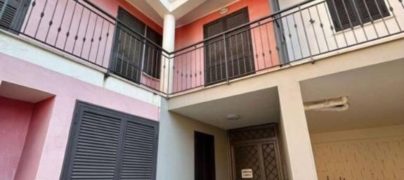 3 rooms Apartment in Marcianise, Italy No. 7582 2