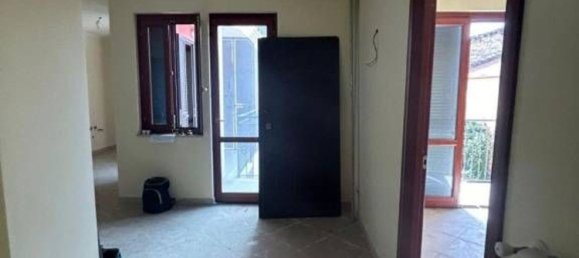 3 rooms Apartment in Marcianise, Italy No. 7582 7