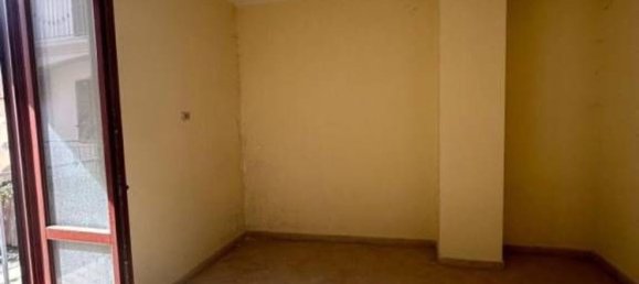 3 rooms Apartment in Marcianise, Italy No. 7582 11