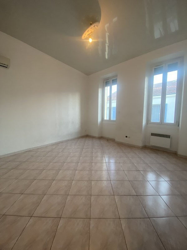 Apartamento T2 em Marseille, France N.º 294232