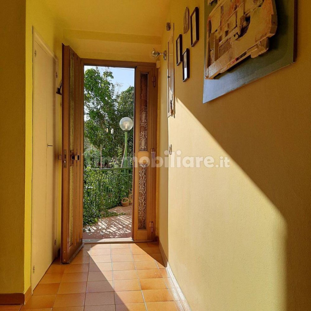 2 bedrooms House in Pontassieve, Italy No. 250967