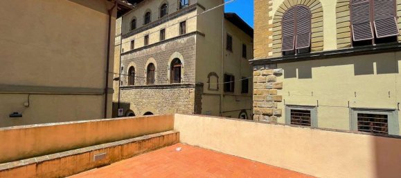 3 bedrooms Apartment in Florence, Italy No. 378324 10
