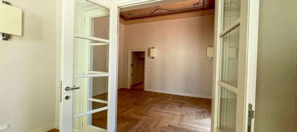 3 bedrooms Apartment in Florence, Italy No. 378324 16