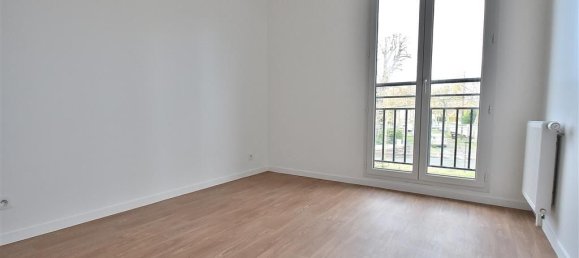 Дуплекс с 3 спальнями в Кретей, Франция № 184255 3