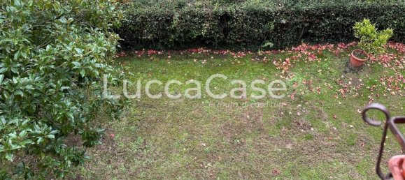 4 rooms Apartment in Lucca, Italy No. 27040 3