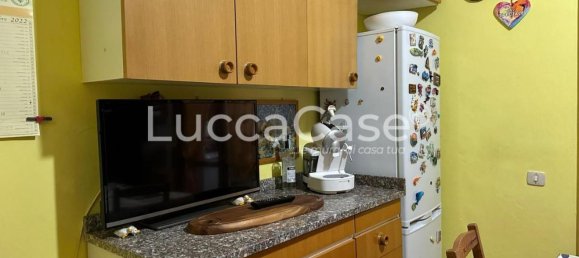 4 rooms Apartment in Lucca, Italy No. 27040 13